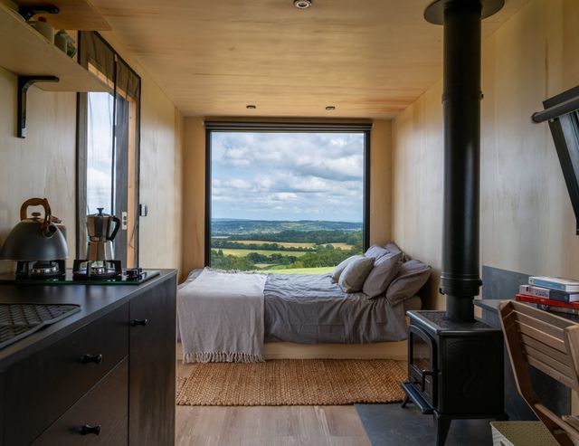 Caspian, off-grid cabin South Downs