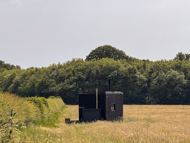Lucy, off-grid cabin Canterbury